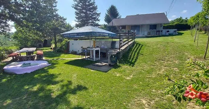 Hacienda Guster Case de vacanță